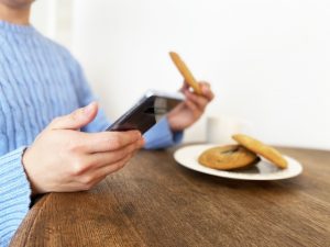 ながら食べ