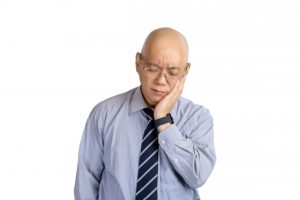 歯が気になる男性