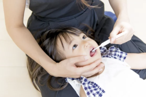 子どもの仕上げ磨き
